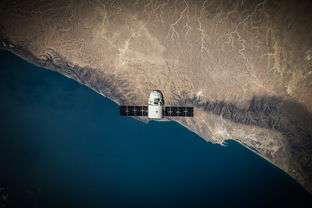 探索宇宙秘密：以'问鼎苍穹世界瞩目'为主题的科学家，他们的下联是什么？