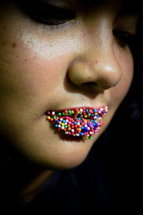 (儿童画糖果)小学生画糖果：用天真无邪的眼睛描绘甜蜜幸福的画面