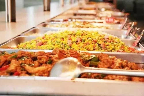 每天数百人涌向县政府食堂,吃早餐、午餐,还是晚餐? 每天数百人涌向县政府食堂,吃早餐、午餐,还是晚餐?