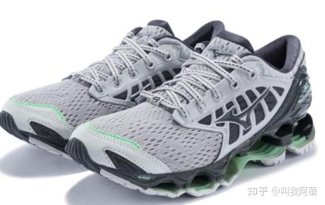 2022冬季跑鞋推荐前十名：选择最适合你的鞋款，享受跑步乐趣！